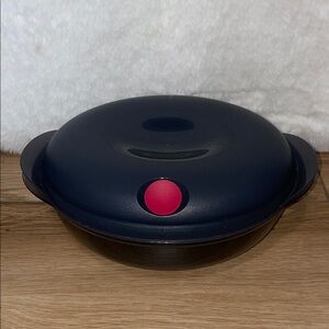 Tupperware Heat ‘n Serve Microwave Oval Vented Dish 8 1/4 Cup